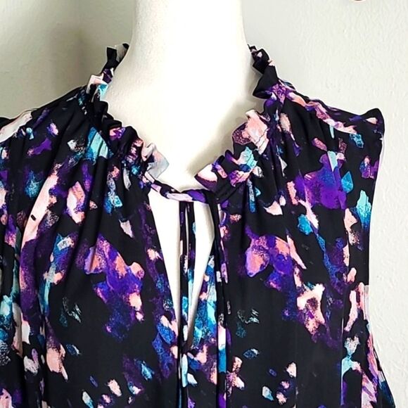 Boutique Sleeveless Colorful Top, Ruffled Stand-up Collar with Tie, Size 2X - Picture 2 of 9